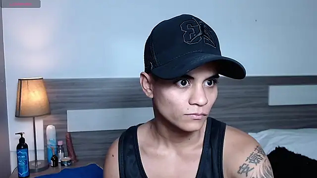 Liiamthompson online show from December 3, 9:11 am