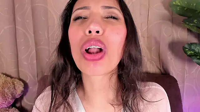 Miss veronicaa2 online show from March 20, 1:38 pm