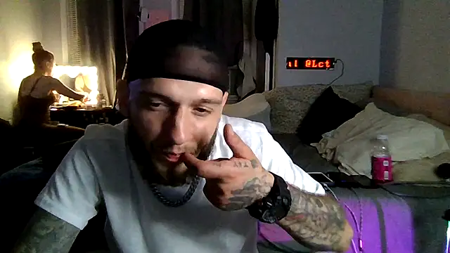 cruz815 online show from May 6, 2:59 am