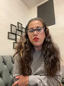 MirandaLatinaLovely online show from January 14, 7:52 pm