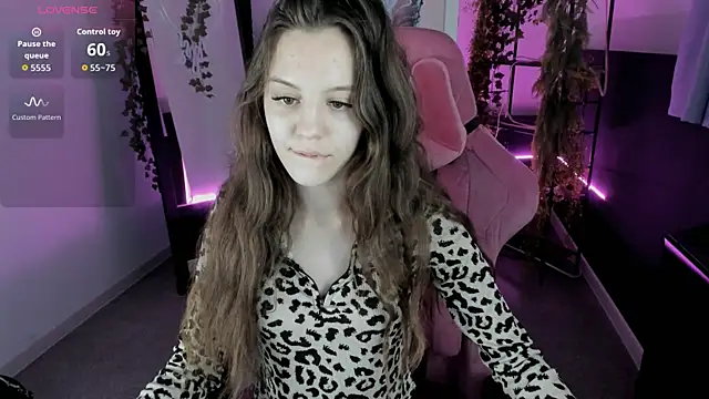 MilaStoyne online show from October 7, 7:57 am