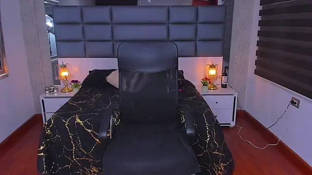 Nohemi louse online show from January 17, 7:32 pm