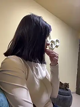 chloe rockss  online show from March 27, 12:45 am