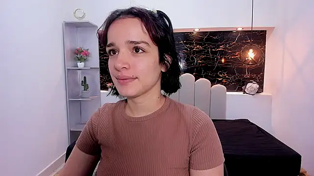 Annyrosee online show from February 27, 1:33 pm