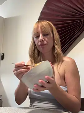 rileylovesyou online show from September 13, 3:14 am