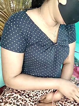 monekhan123 online show from December 18, 4:17 am