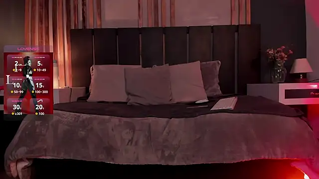 Lilith Ember1 online show from April 1, 1:23 pm