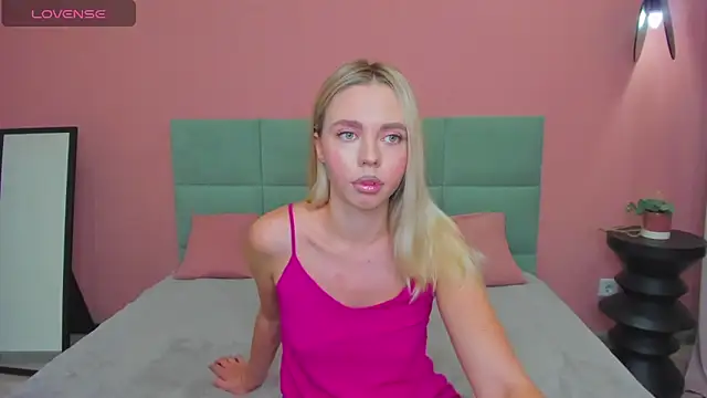 TessaAdorable online show from September 15, 1:47 am