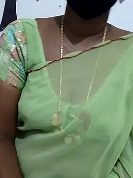 Snapshot of Tamil_Meera12 chatting on September 11, 6:58 am Tamil Meera12 online show from September 11, 6:58 am