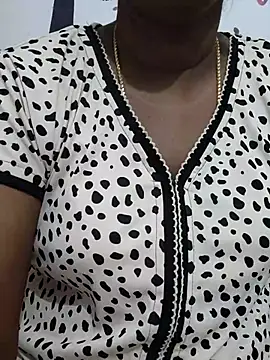Snapshot of Tamil_Meera12 chatting on September 28, 7:03 am Tamil Meera12 online show from September 28, 7:03 am