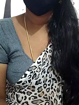 Snapshot of Tamil_Meera12 chatting on October 24, 7:37 am Tamil Meera12 online show from October 24, 7:37 am
