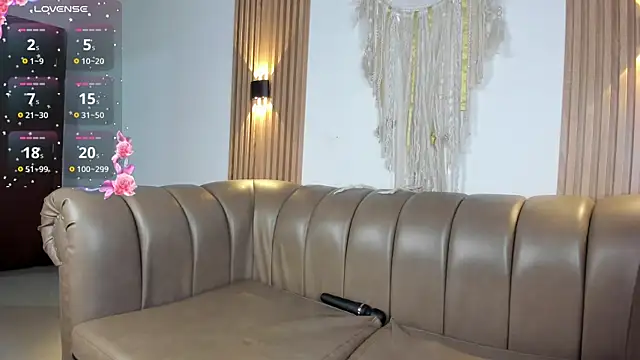 saleh issawi online show from October 14, 8:11 pm