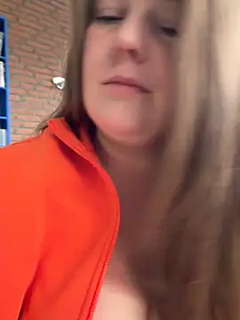 Lars-Lola online show from March 11, 3:03 pm