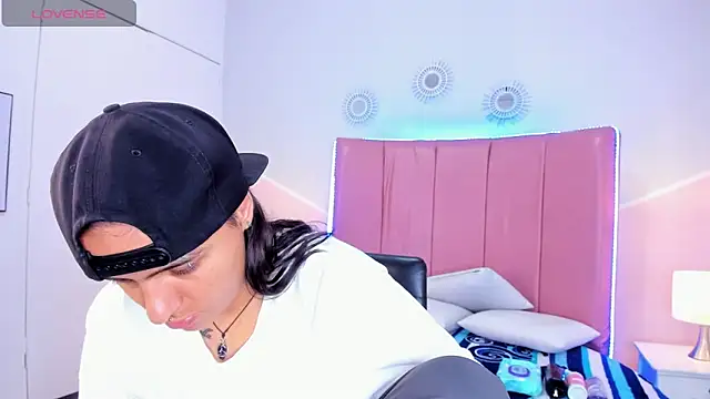 Liiam smith  online show from October 27, 2:12 pm