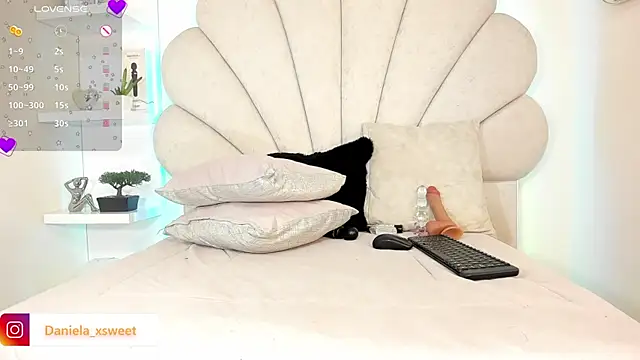 Danielaangelina online show from November 18, 8:48 am