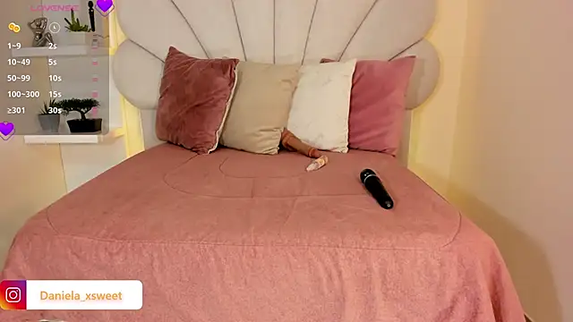 Danielaangelina online show from March 21, 5:56 am