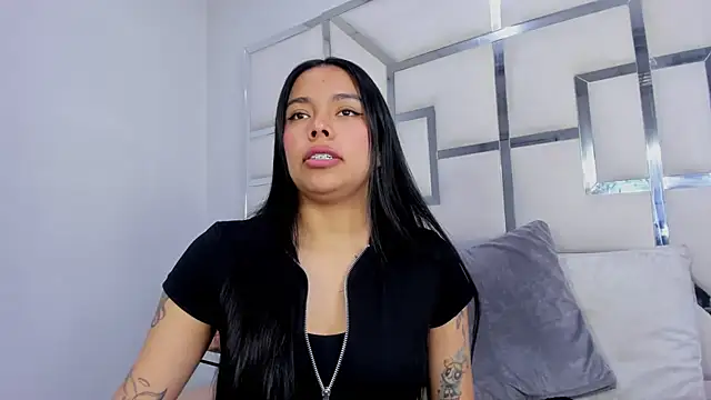 ZoeWan69 online show from October 4, 1:17 pm