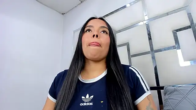 ZoeWan69 online show from January 15, 2:12 pm