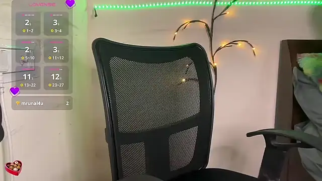 Snapshot of EZ_shuvani chatting on September 13, 6:27 pm EZ shuvani online show from September 13, 6:27 pm