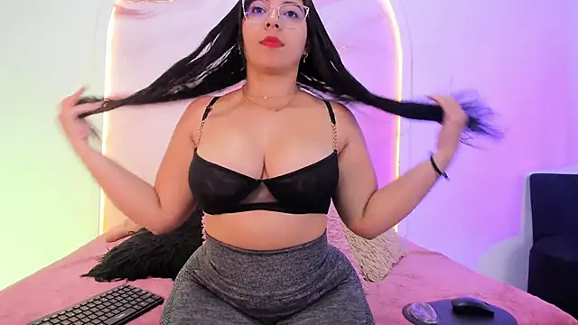 Sofii Lopezz online show from February 24, 12:37 pm