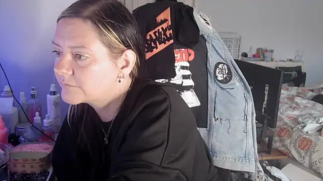 AureliaXOX online show from October 3, 9:47 am