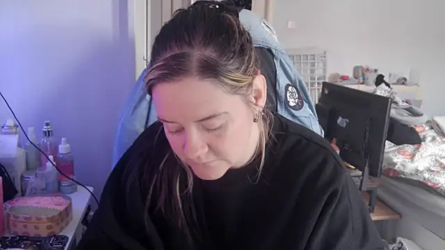 AureliaXOX online show from October 14, 9:12 am