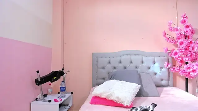 littletammy4u  online show from November 10, 12:55 pm