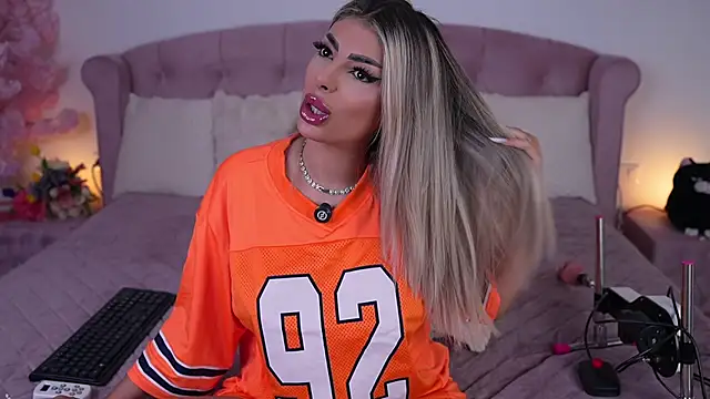 emma godess online show from April 6, 9:38 pm