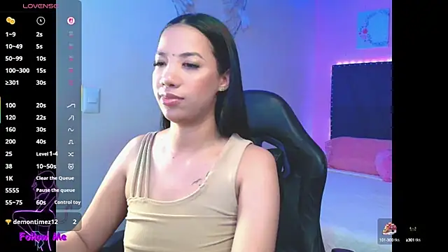 SallyWhitee online show from September 22, 4:44 am