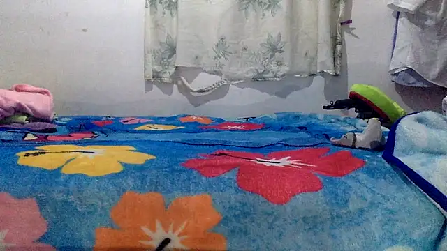 sharonlopez9611 online show from February 27, 3:17 am