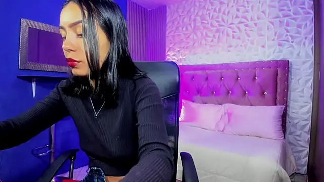 julieta fn online show from June 3, 2:33 pm