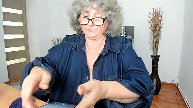 NoraJohnson6 online show from October 22, 1:05 pm