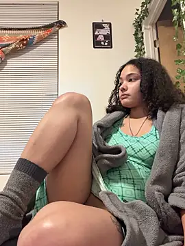 tastylolaaa online show from October 26, 10:43 am