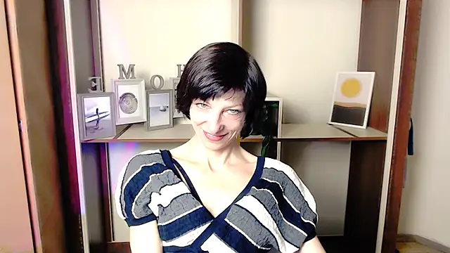  AngeliaFlow  online show from October 2, 7:35 am