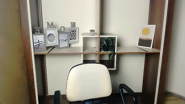  AngeliaFlow  online show from September 20, 7:28 am