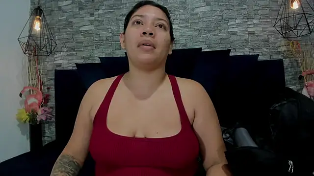 Sophia Brunett online show from November 27, 11:57 am