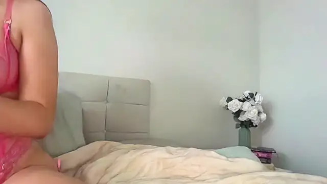 skyejde online show from November 24, 3:25 pm