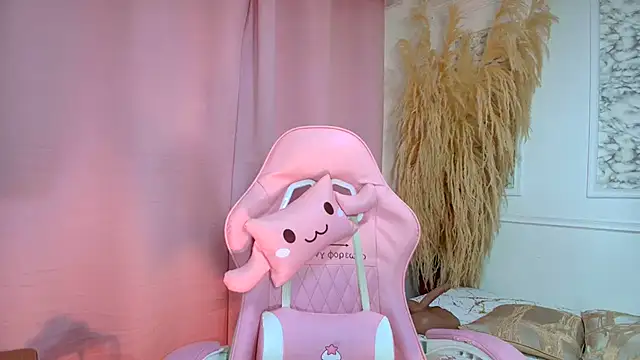 Danella houston online show from April 5, 8:08 pm