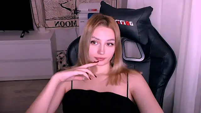 beauty blonde online show from November 12, 1:14 am