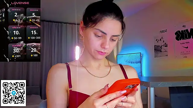 EmiliaZen online show from April 16, 9:39 pm