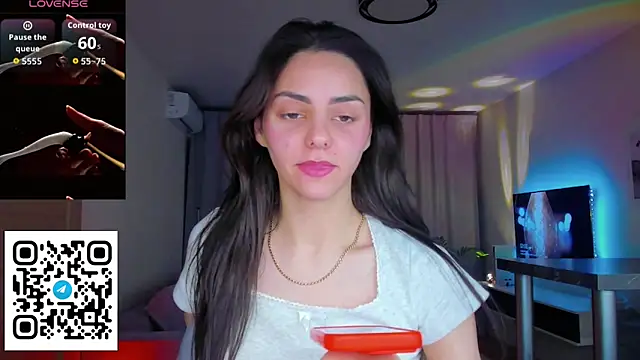 EmiliaZen online show from April 19, 5:02 pm