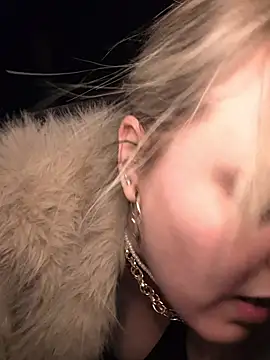 Sexybiene969 online show from March 4, 5:41 pm