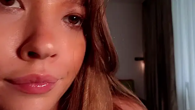 Snapshot of DemiDee chatting on October 9, 10:52 am DemiDee online show from October 9, 10:52 am