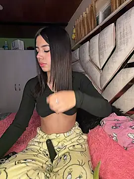 Laura-Khalifa online show from January 16, 6:20 am