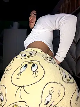 Laura-Khalifa online show from March 26, 5:31 am