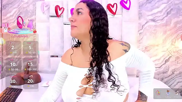 MelissaBloomm online show from April 1, 1:41 pm