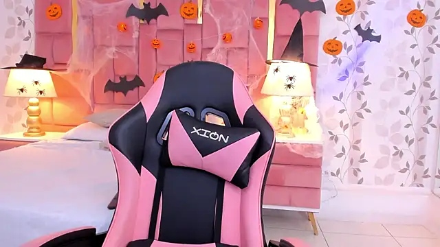 ArianaFranco online show from October 31, 4:11 pm