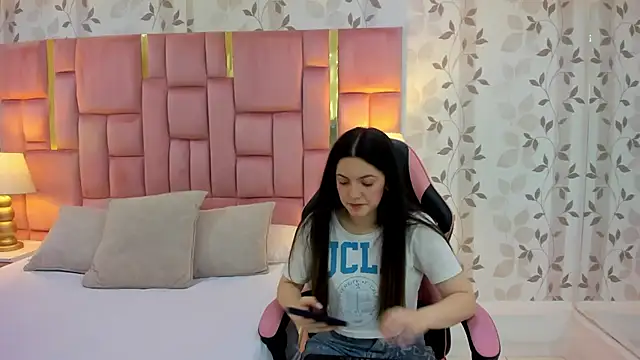 ArianaFranco online show from December 13, 9:43 pm