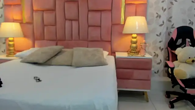 ArianaFranco online show from April 15, 2:28 pm