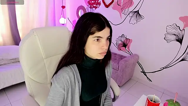 Isabela Fiorelli online show from February 9, 1:13 pm